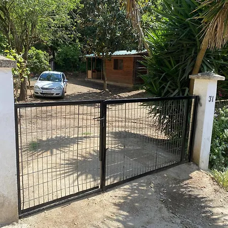Casa de vacances Forest House With Pool & Shared Garden *