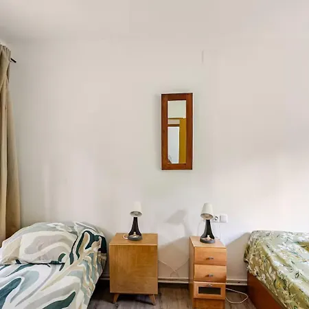 Forest House With Pool & Shared Garden Casa de vacances *