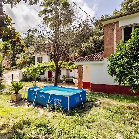 Casa de vacances Forest House With Pool & Shared Garden *