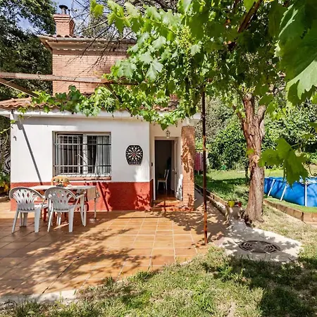 Casa de vacances Forest House With Pool & Shared Garden Molins de Rei